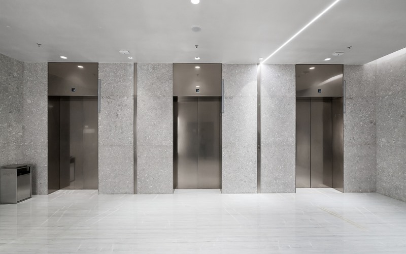 Passenger elevator